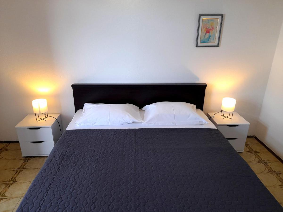 Apartment Mima With Sea View Драге Екстериор снимка