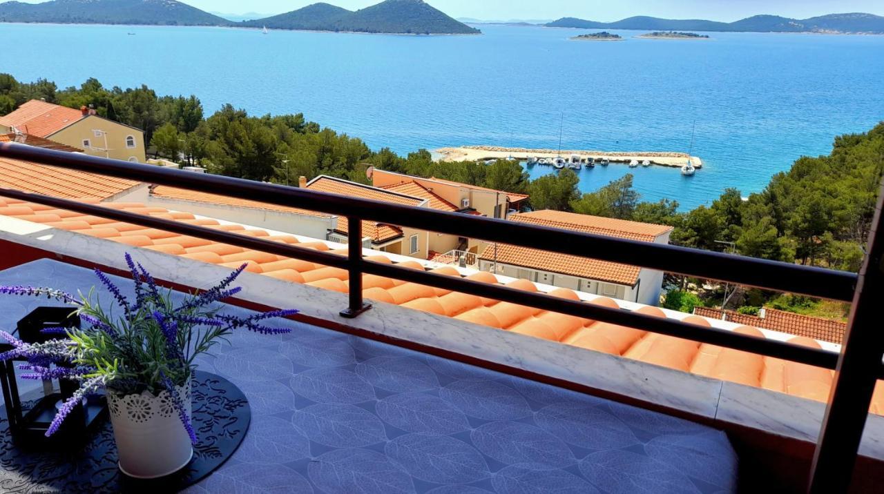 Apartment Mima With Sea View Драге Екстериор снимка