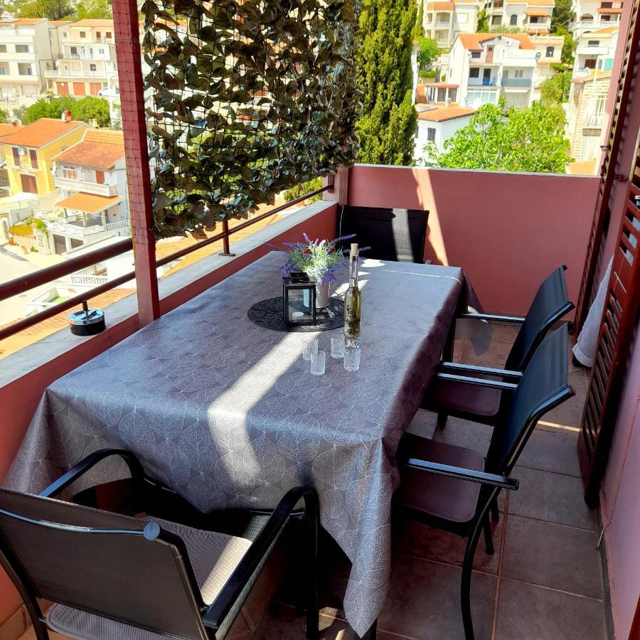 Apartment Mima With Sea View Драге Екстериор снимка